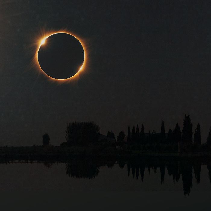 Eclipse solar total del 12 de agosto sobre el olivar de Artajo